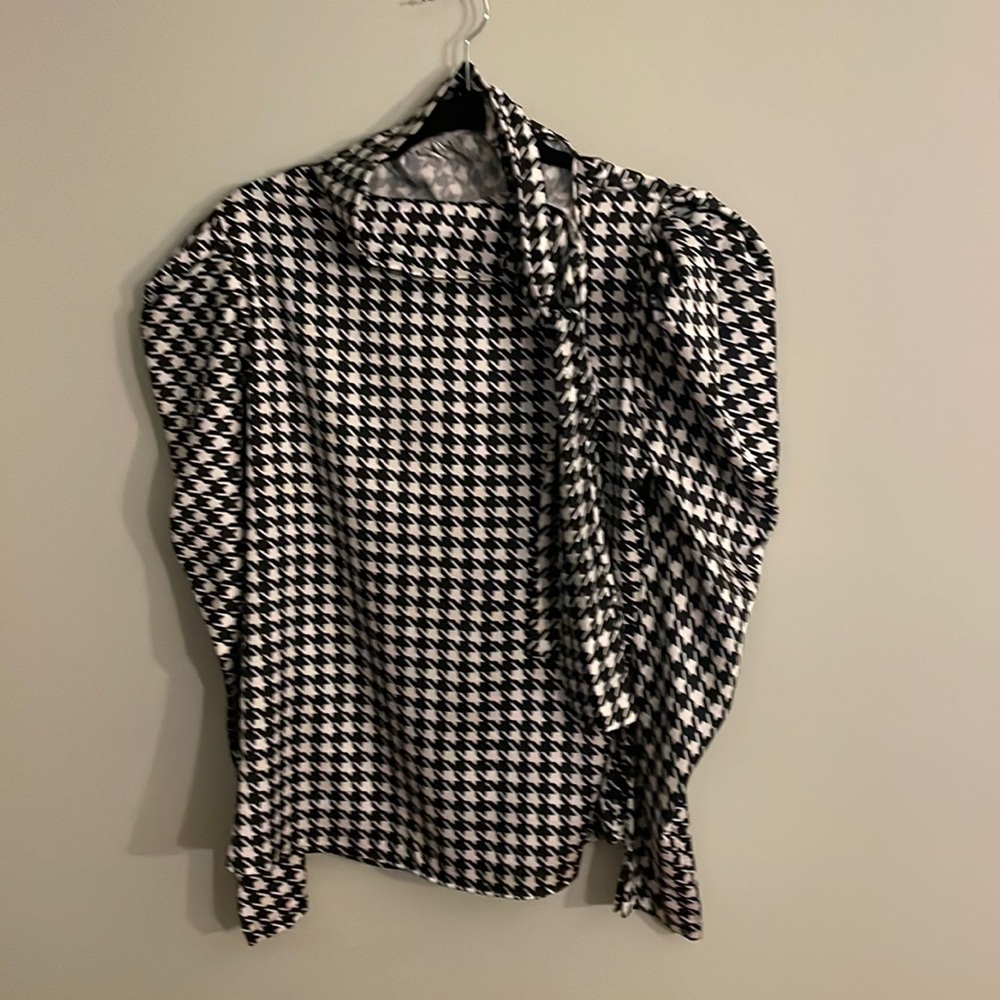Black and white top